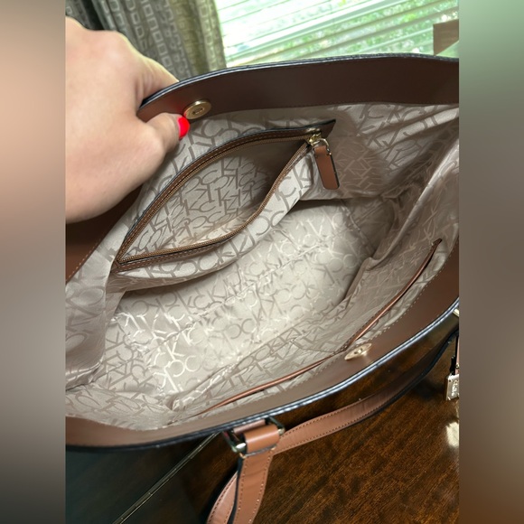Calvin Klein handbag - Picture 8 of 10